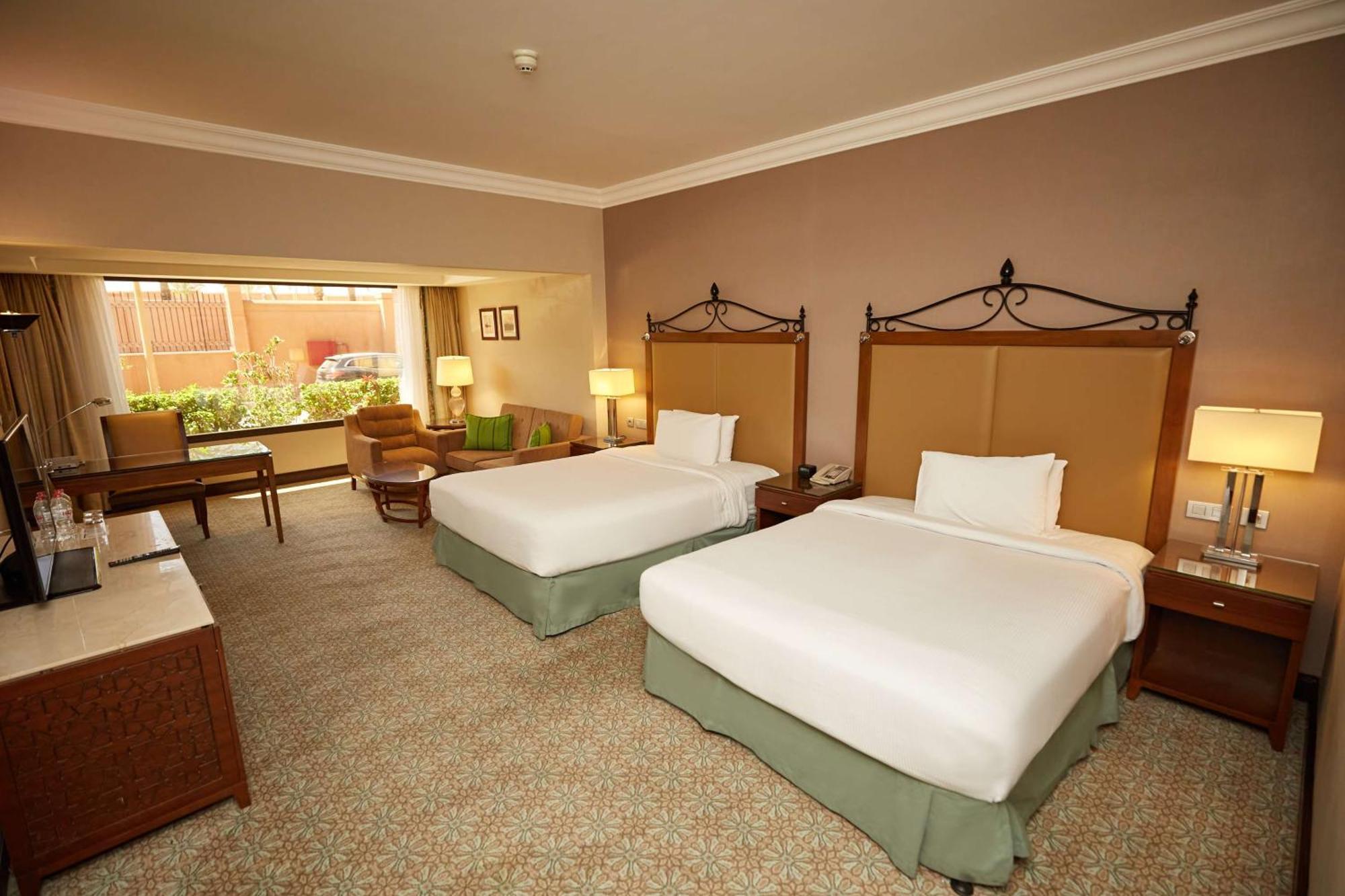 Hilton Alexandria King'S Ranch Hotel King Mariout Exterior foto A room at the hotel